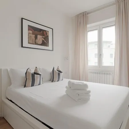 Guesthost - Modern Lambrate Apartment *